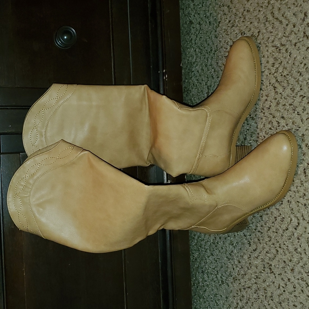 Billini Boots, Size 6, Rinara style